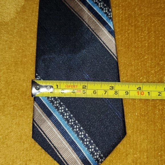 Dark blue, cream, light blue tie NEW - Picture 3 of 4